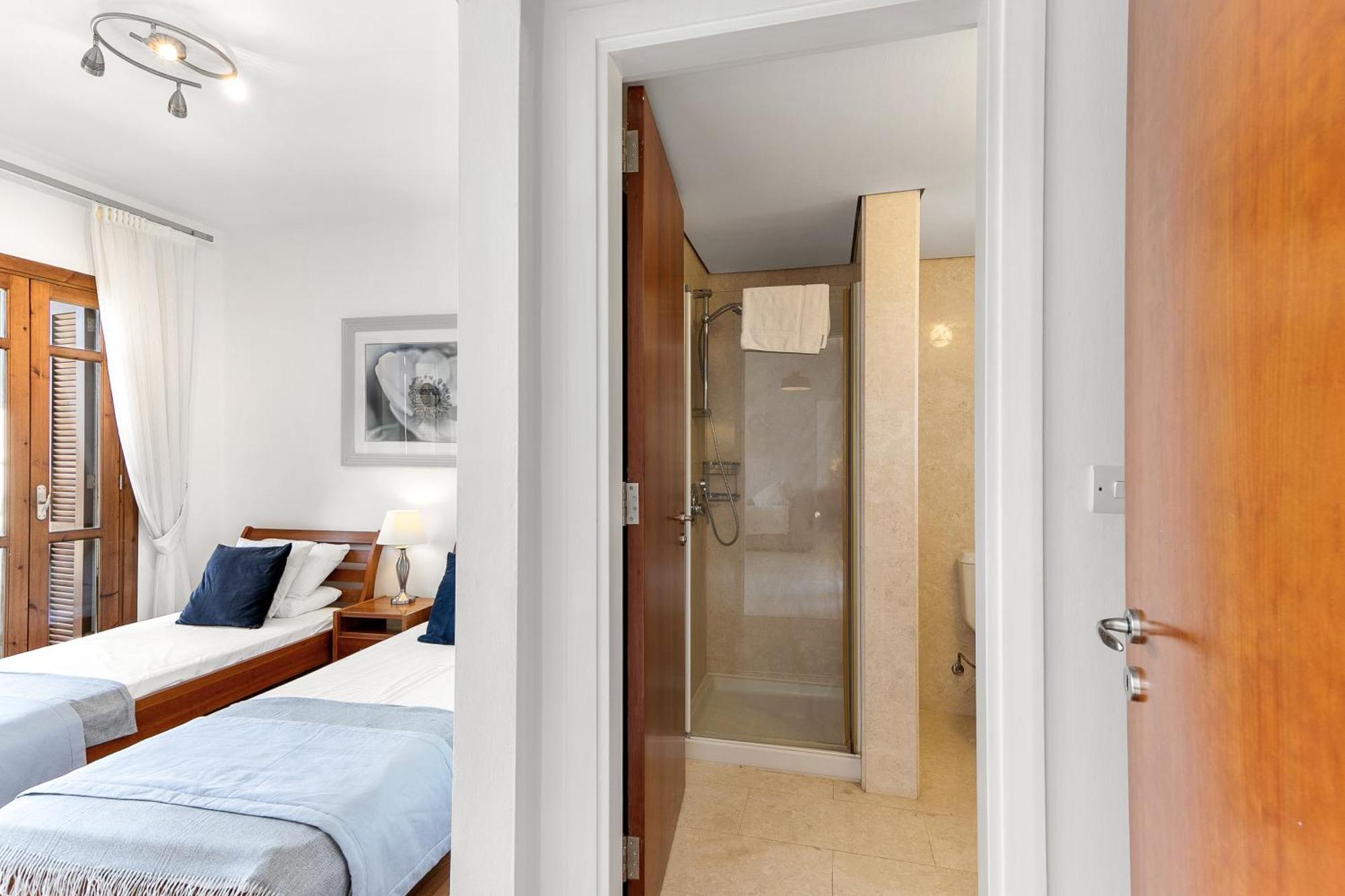 2 Bedroom Apartment Chloe With Communal Pool, Aphrodite Hills Resort Kouklia Luaran gambar