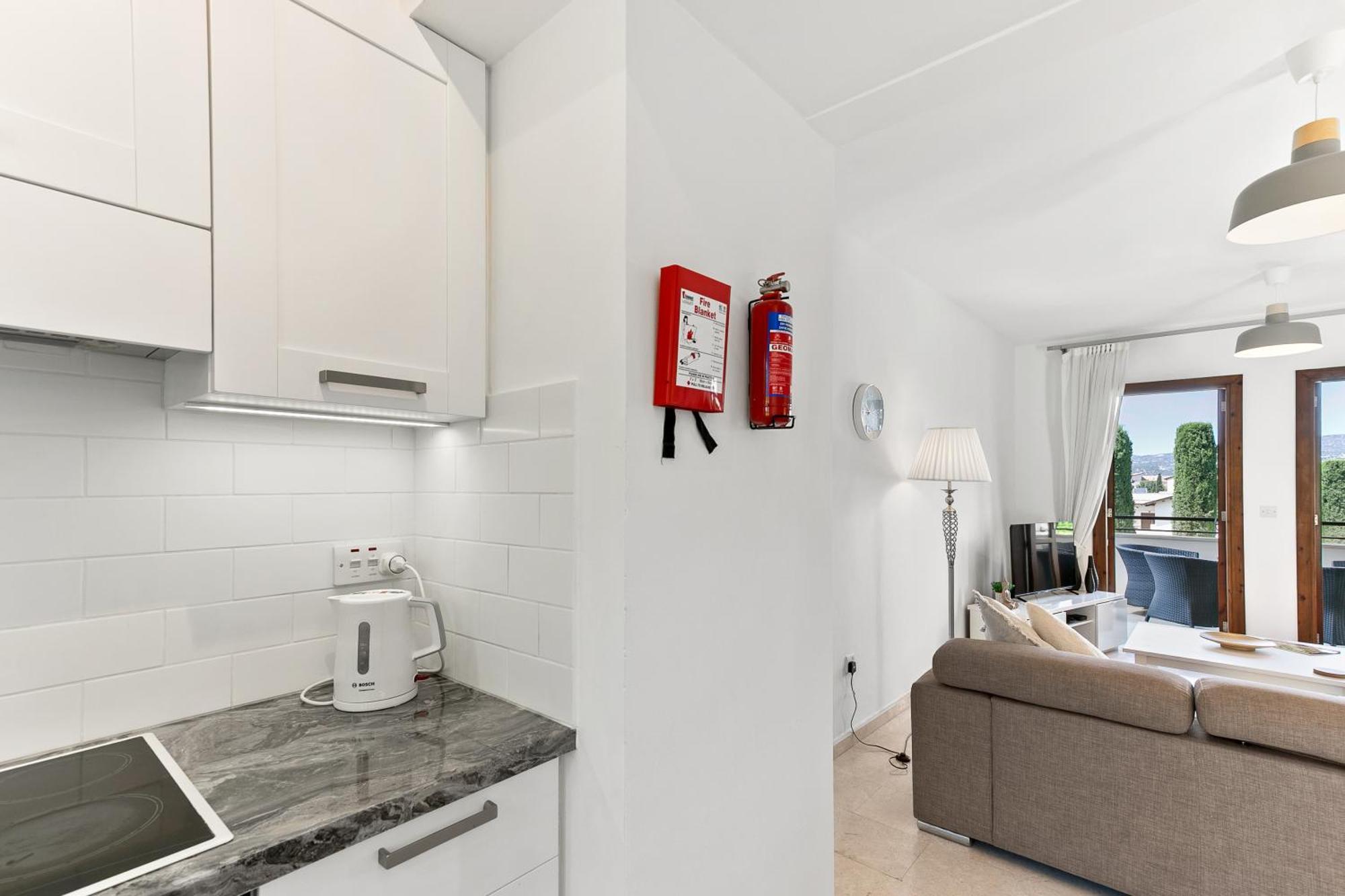 2 Bedroom Apartment Chloe With Communal Pool, Aphrodite Hills Resort Kouklia Luaran gambar