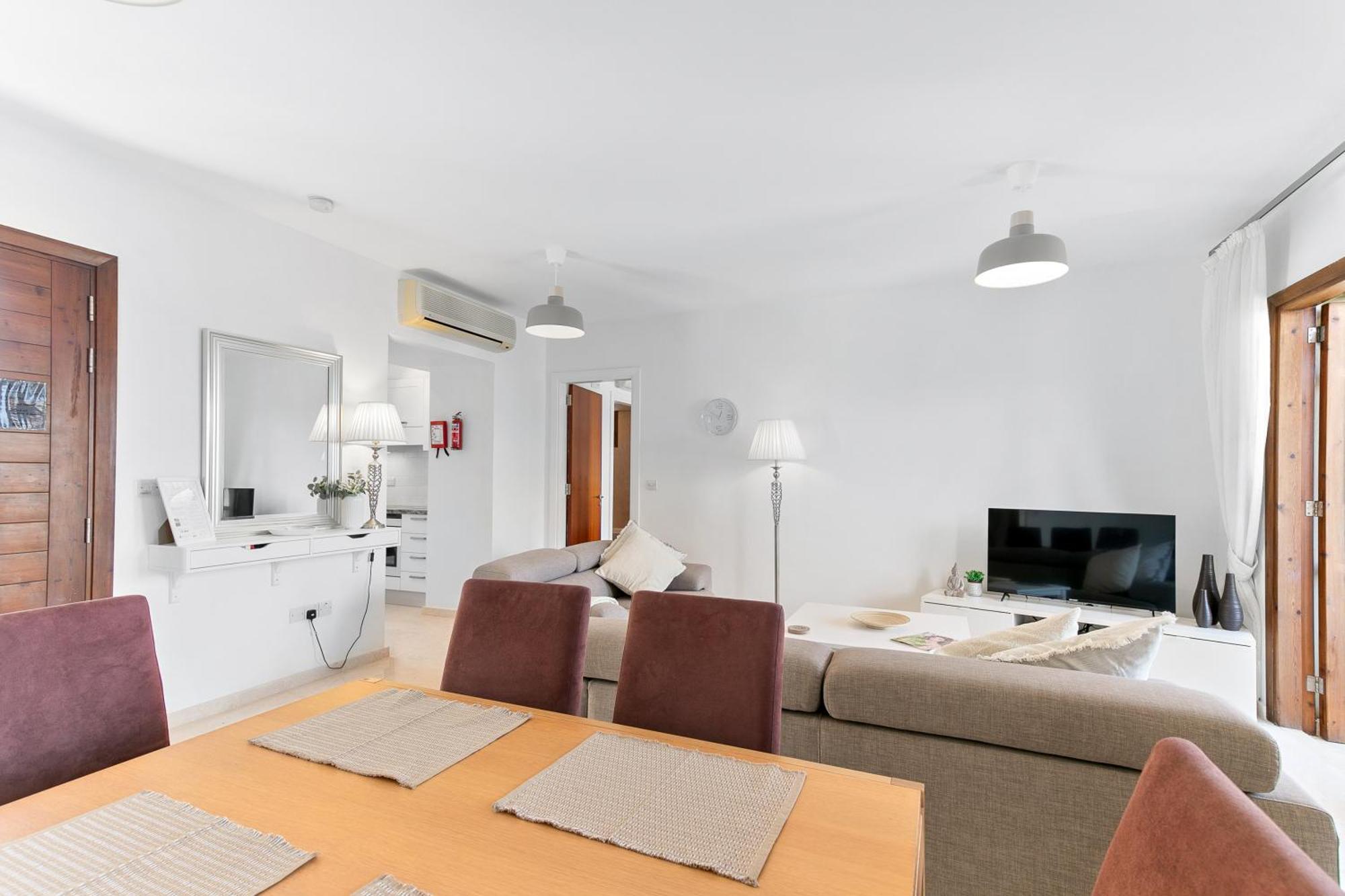 2 Bedroom Apartment Chloe With Communal Pool, Aphrodite Hills Resort Kouklia Luaran gambar