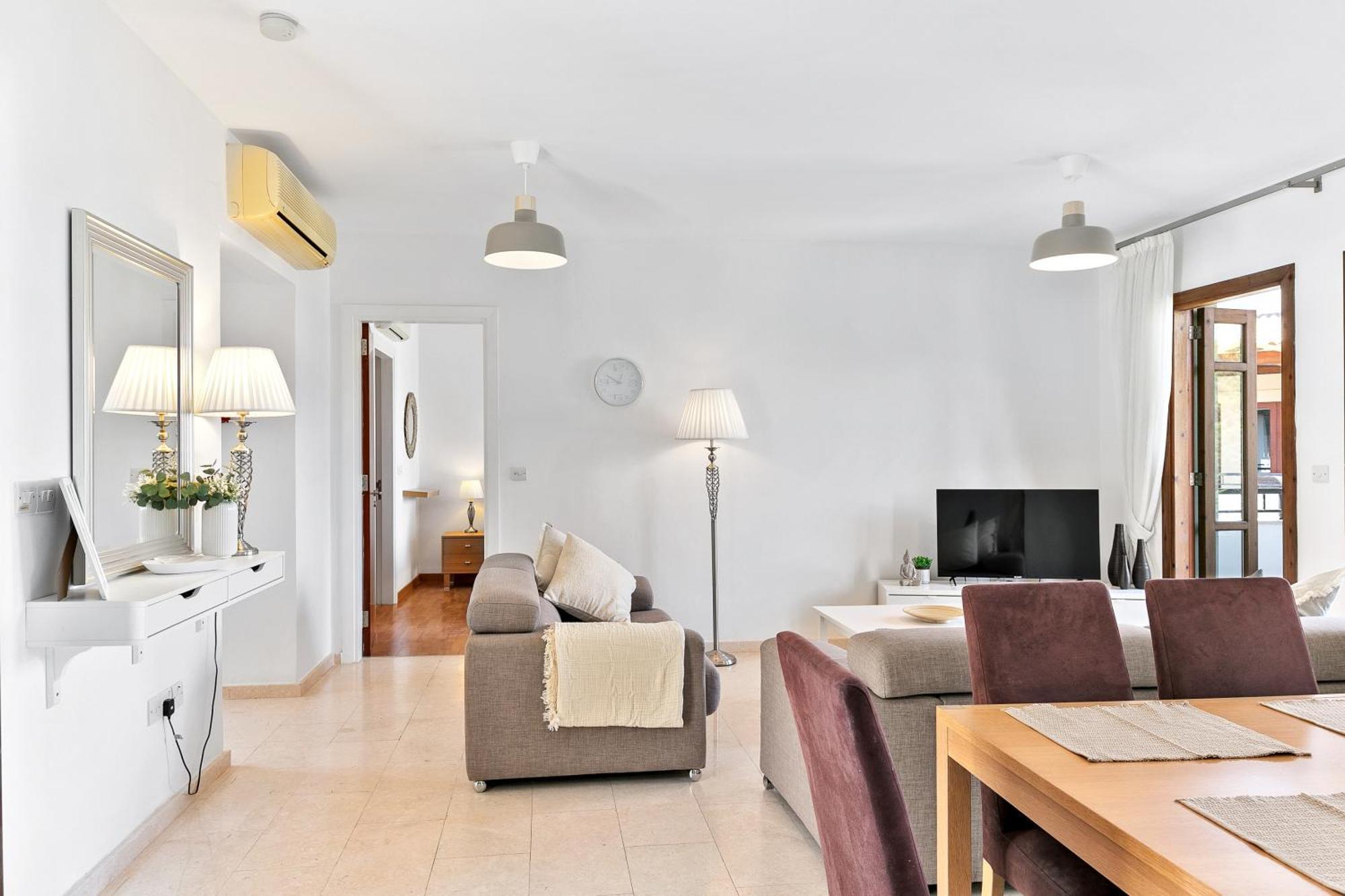 2 Bedroom Apartment Chloe With Communal Pool, Aphrodite Hills Resort Kouklia Luaran gambar