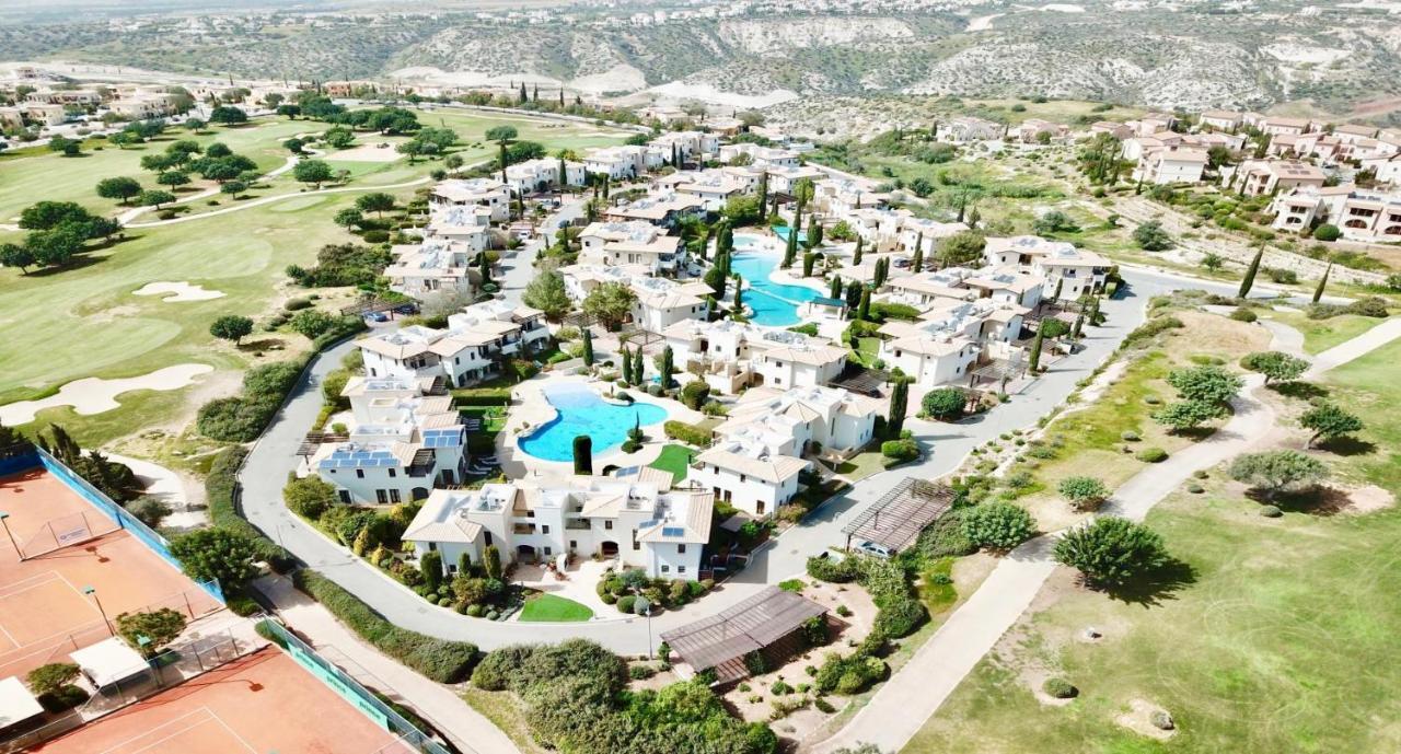 2 Bedroom Apartment Chloe With Communal Pool, Aphrodite Hills Resort Kouklia Luaran gambar